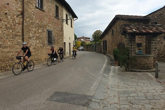 2-Day E-Bike Tuscany Tour with Meals, Wineries, and Farmstay - Price and value: what $780.70 really covers in 48 hours