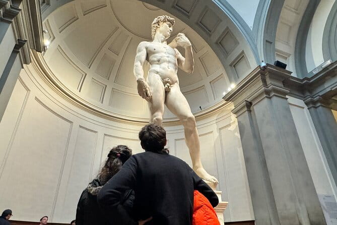 2-Hour Private Treasure Hunt in Florence - Vanessa Tonarelli’s guiding style (and why your group will feel cared for)