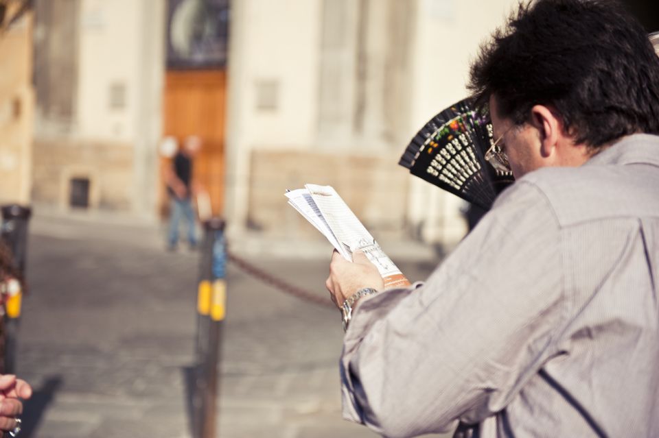 3-Hour Historic WhoDunIt Tour in Florence - Meeting at Piazza Madonna degli Aldobrandini 8: start smart