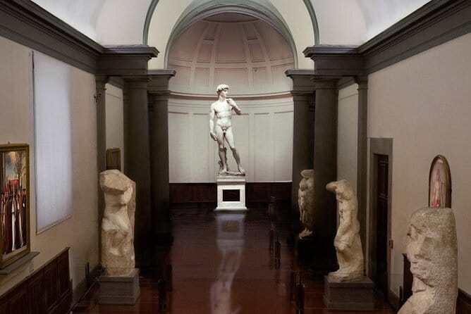 Academia Gallery Live Guided Tour & Skip-the-Line Entrance - What to look for: practical tips for enjoying the specific highlights