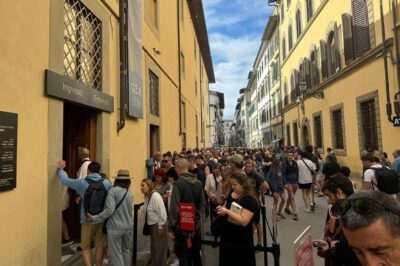 Accademia Gallery Priority Entry Ticket with e-Book - Getting Your Physical Ticket at Via Ricasoli (Carrefour) Without Stress