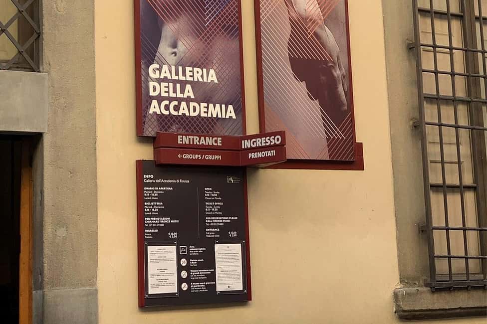 Accademia & Michelangelo's David Private Tour - Instruments and music: the Stradivari violins and the first piano