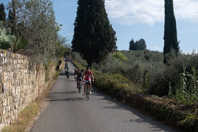 Active Full Day Tuscan Bike Tour With Wine Tasting and Lunch - Meeting at Via del Campuccio and getting rolling