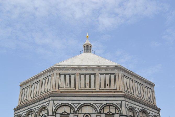 Architectural Florence: Private Tour with a Local Expert - Santa Croce: Franciscan church, tombs, and mixed styles