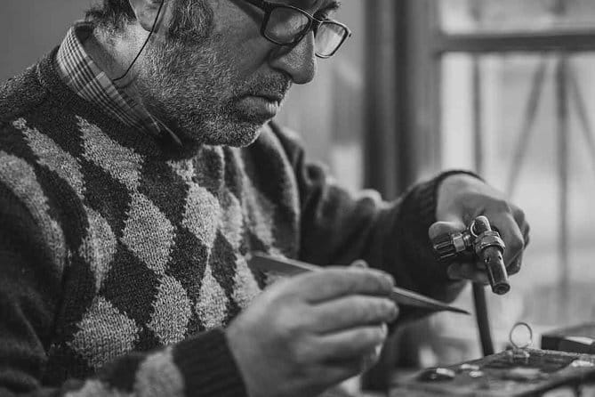 Artisan Workshops: Private Walking Tour in Florence - Why this private artisan workshop tour feels more worth it than browsing