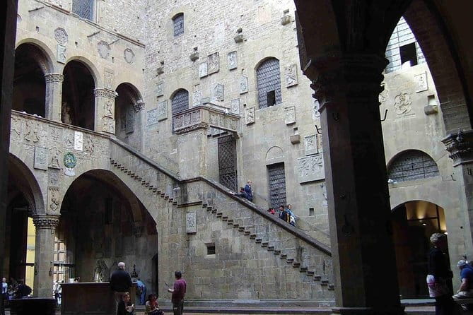 Bargello Museum Private Tour: Michelangelo's Bacchus & Donatello's David - Why the Bargello fits smart Renaissance travelers
