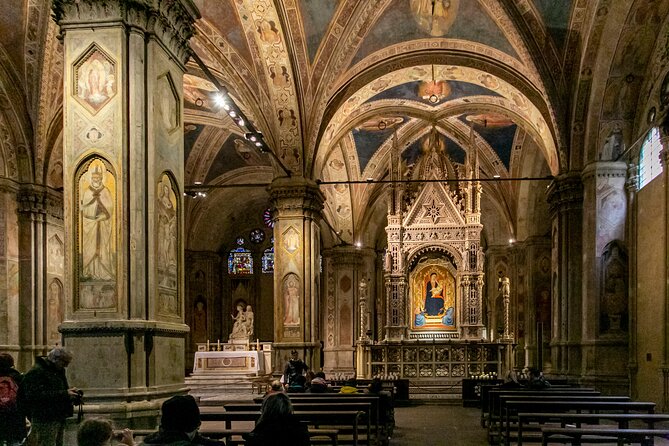 Best of Florence Highlights Walking Tour including Michelangelo's David - Stop 1: Piazza Santa Croce and the Church-Front Entrance to Medieval Florence