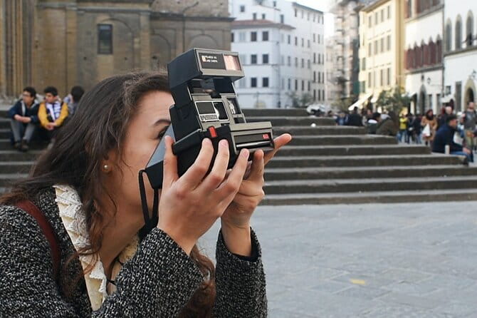 Capture Florence on Polaroids: Vintage Photo Tour - Piazza della Repubblica and Piazza della Signoria: where framing becomes fun