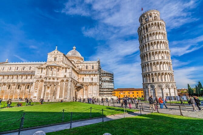 Chianti Best + Pisa, Wine and Wildlife walk, Siena, San Gimignano from Florence - Siena and Il Campo: Medieval Center Stage Around a Horse Race