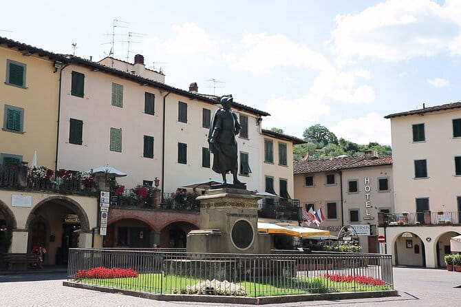 Chianti Hills: App‑Guided e‑Vespa Tour + Lunch in Greve - Greve in Chianti: triangular square life, arcades, and your included lunch