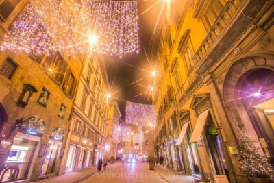 Christmas Lights Private Photo Tour in Florence - Meeting your photographer: Eva Perocsenyi and the one-on-one effect