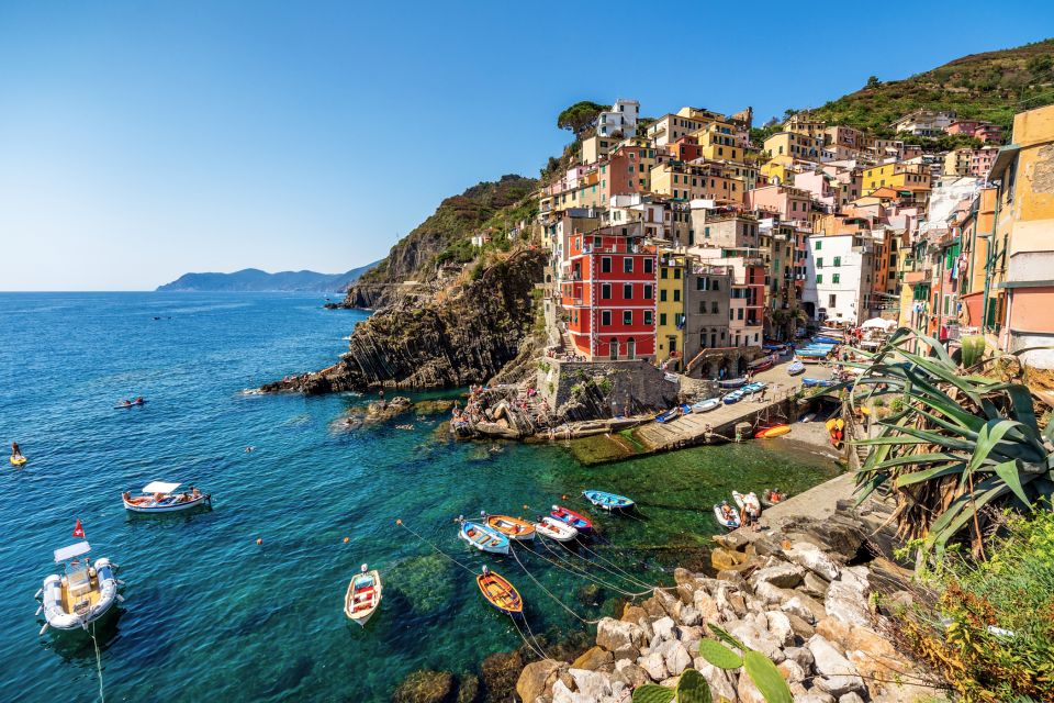 Cinque Terre: Full-Day Private Tour from Florence - La Spezia and entering Cinque Terre National Park
