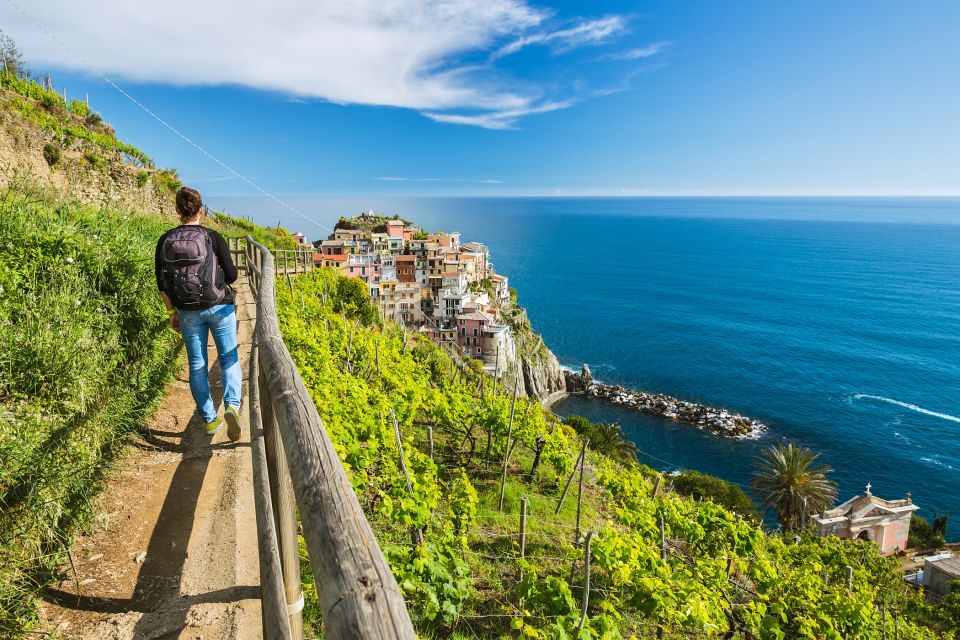 Cinque Terre: Full-Day Private Tour from Florence - Lunch in Vernazza: classic Ligurian choices, timed into the day