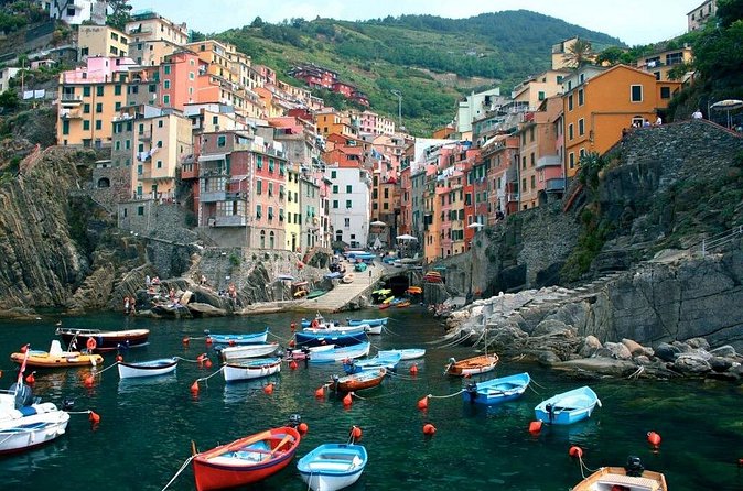 Cinque Terre Vibes with Postcard Perfection and Lunch Treats - Should You Book This Cinque Terre Day Trip?