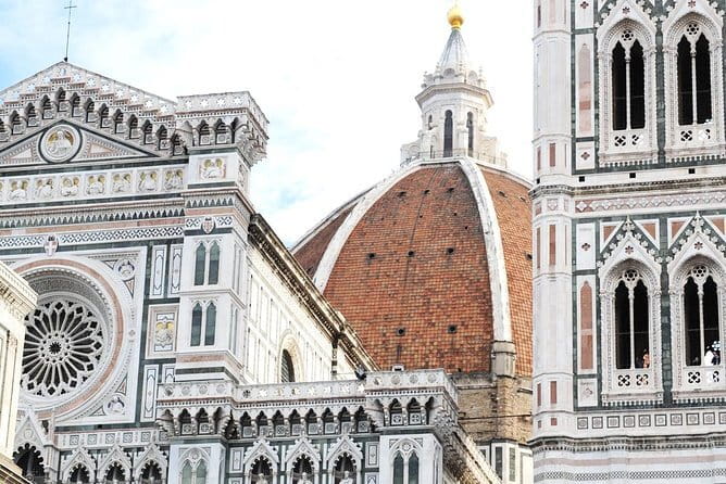 Complete Florence Full Day Guided Tour Uffizi David & walk Pickup - Ponte Vecchio: a timed break with history that explains the shops