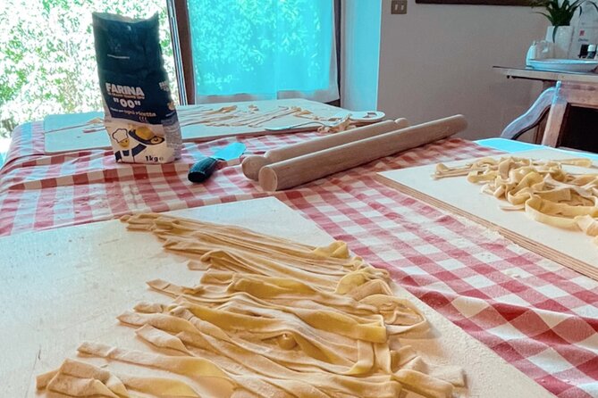 Cooking Class in Tuscany - Cooking with a local chef: what the lesson really teaches