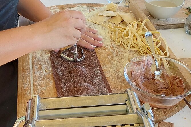 Cooking Class on a Family Farm in Chianti with Lunch - Lunch in the garden: the Tuscan view part you’ll actually feel