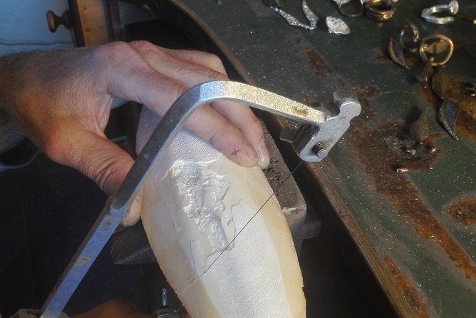 Create your original cuttlefish bone cast jewelry. - Aperitif in a hidden garden: turning craft into a Florence memory
