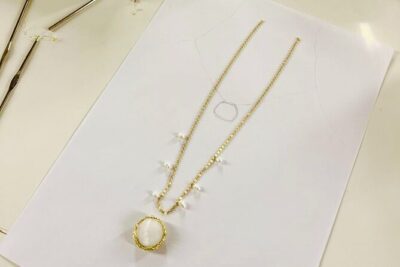 Create your own Jewellery in Florence - The ancient technique: wire “knitting” with gemstones