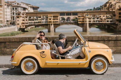 Discover Florence city center on e-cabriot fiat 500 - Duomo area in a nutshell: Piazza del Duomo’s 10-minute photo break