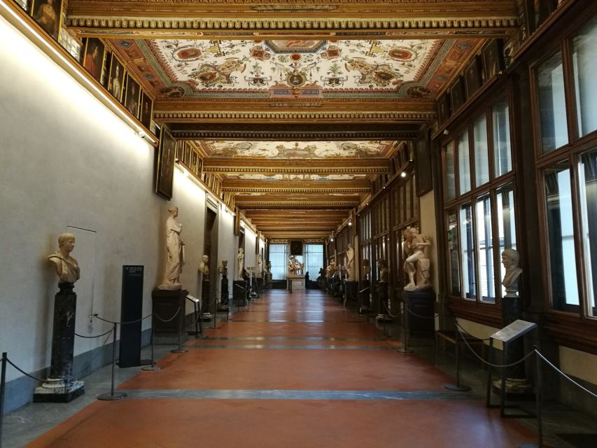 Discover Uffizi and Palazzo Vecchio: Half Day Guided Tour - Transition to Palazzo Vecchio: from museum hush to political power