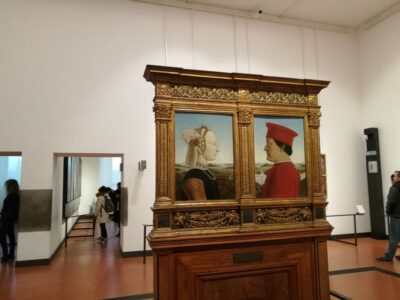 Discover Uffizi and Palazzo Vecchio: Half Day Guided Tour - Uffizi Gallery: Botticelli, Giotto, and Michelangelo with faster entry