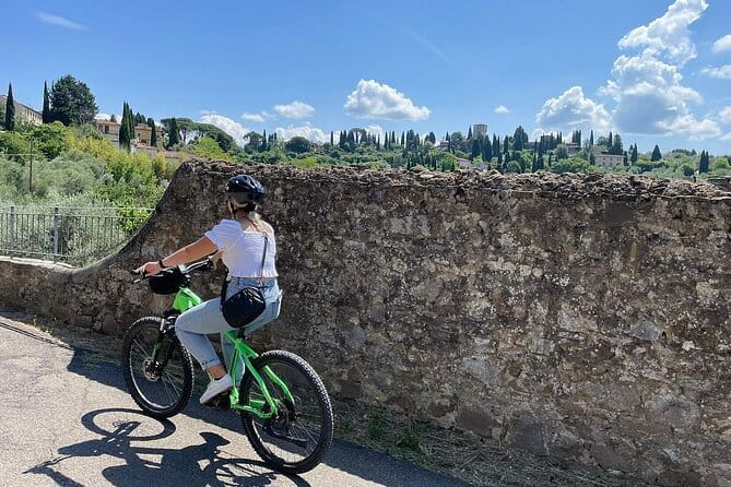 E-bike 2.5 hour Florence & Tuscany With Fresh Olive Oil and Bread - The climb to Villa del Poggio Imperiale and the Medici countryside mindset