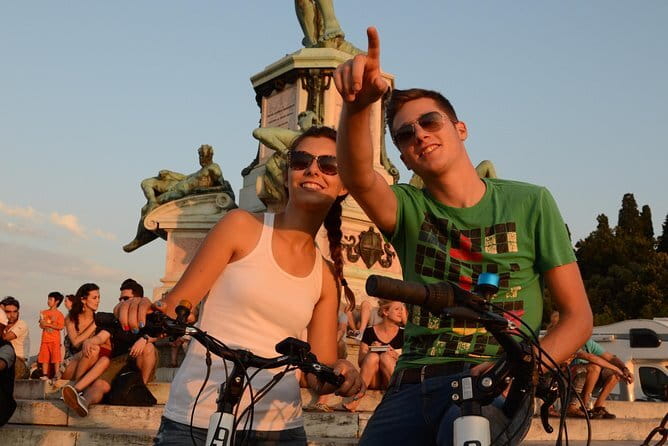 Electric Bike Night Tour of Florence with amazing view from Michelangelo Square - Getting set up: meeting point, duration, and what’s included