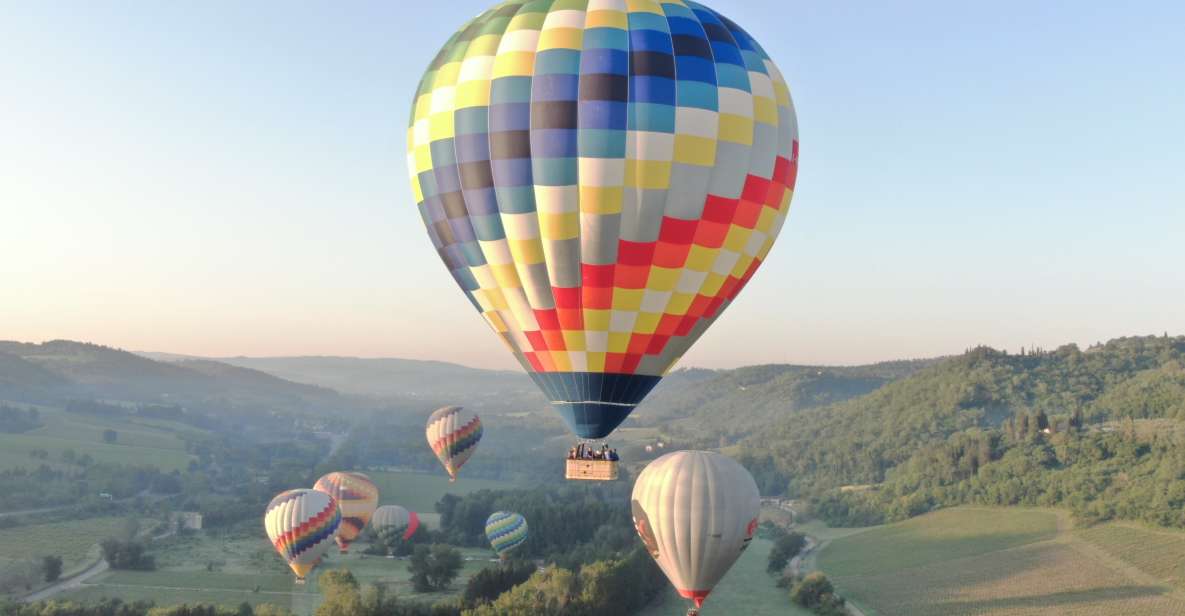 Exclusive Private Balloon Tour for 2 in Tuscany - The champagne landing moment (and why it’s timed well)