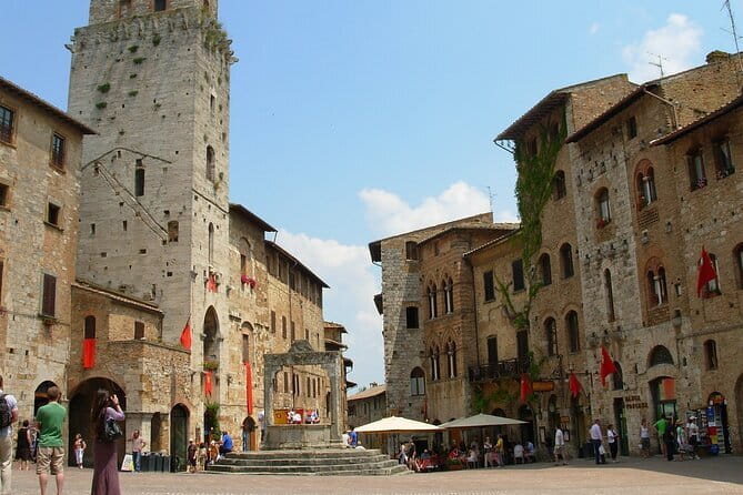 Fiesole : Florentine Hills, Roman Theater & Tuscan Farm Experience - Area Archeologica: Roman Theater, Baths, and Etruscan-Roman Temple