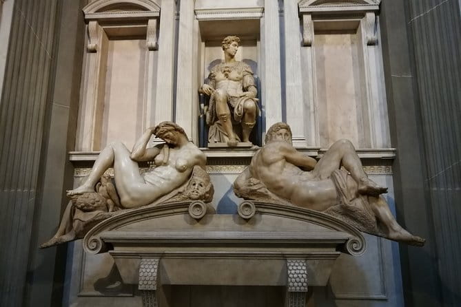 Florence: 1.5 hour Medici Chapels monolingual small-group guided tour - The Medici Chapels Tour at a Glance