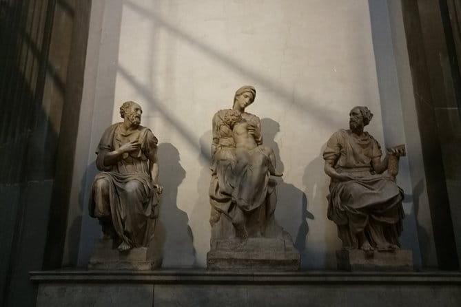 Florence: 1.5 hour Medici Chapels monolingual small-group guided tour - Medici Chapels in Florence: why this 90-minute format works