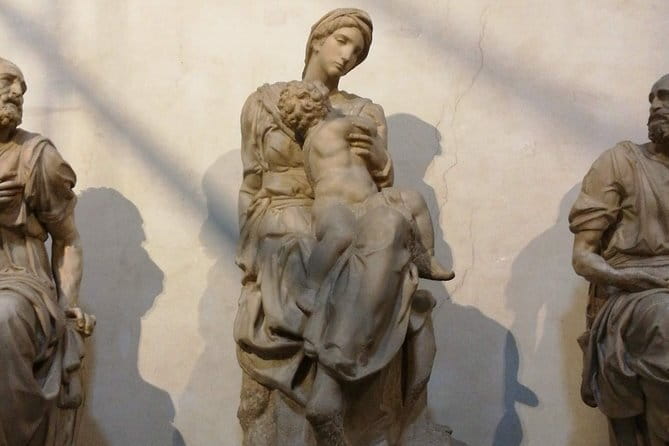 Florence: 1.5 hour Medici Chapels monolingual small-group guided tour - The Chapel of the Princes: Tuscan stone, monumental scale, and named details