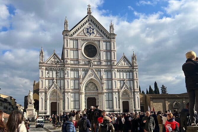 Florence: 1.5-hour Santa Croce guided experience - Your Guide Matters: What to Expect from the Storytelling