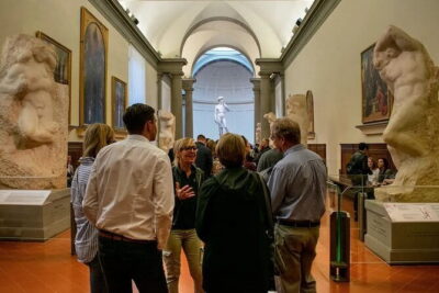 Florence Accademia Gallery & David Small Group Tour - How the guided hour works: listening while you walk