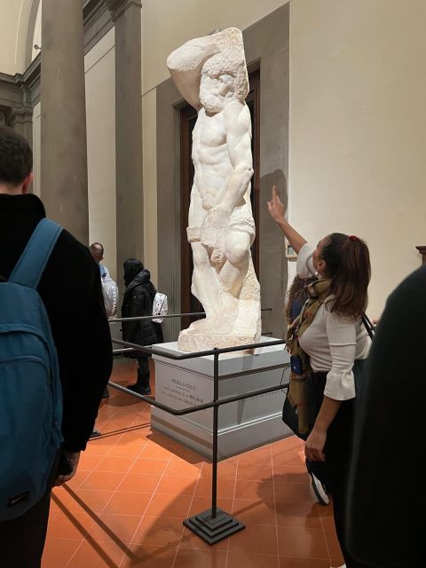 Florence: Accademia Gallery Guided Tour and Priority Entry - The 60-Minute Flow Through the Gallery (What You’ll Do First)