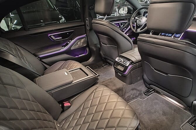 Florence Airport Hotel transfer private driver English speaking - On board comfort: WiFi, water, and a vehicle that fits your trip