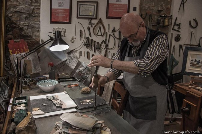 Florence Artisan tour - Florence Historic Center: the artisan district with a local guide