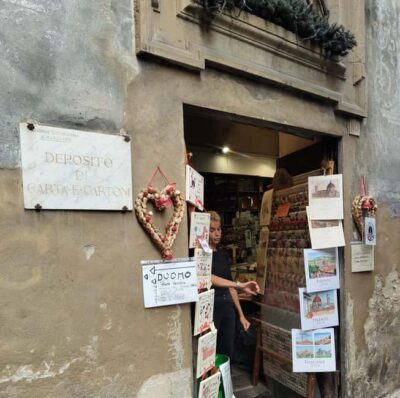 Florence: Artisanal Crafts and Workshops Guided Tour - Stop 1: Goldsmithing and Semi-Precious Stones in Florence