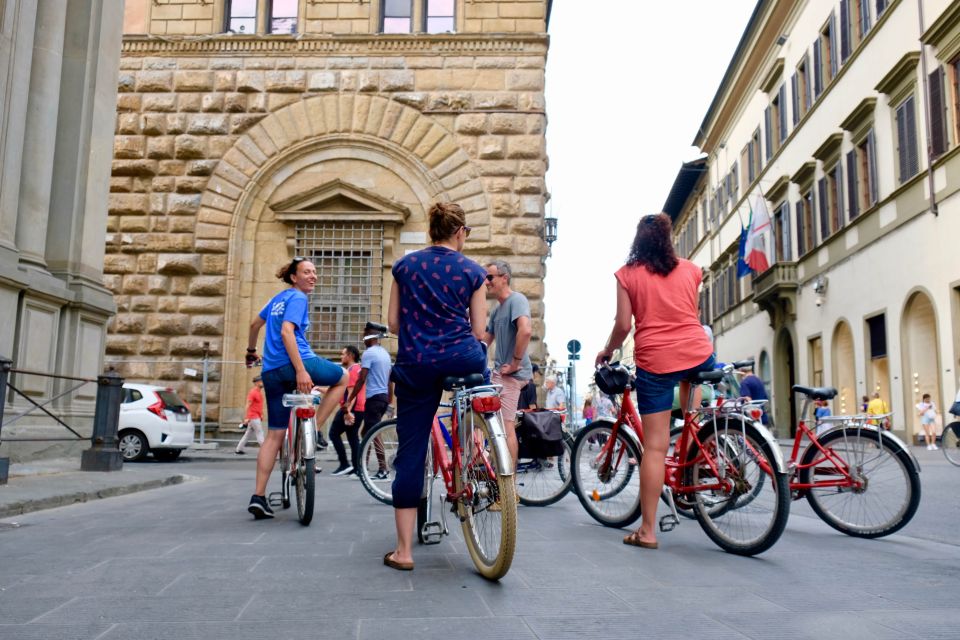 Florence at Night Bike Tour with Wine and Aperitivo Picnic - San Frediano: where the city feels lived-in fast
