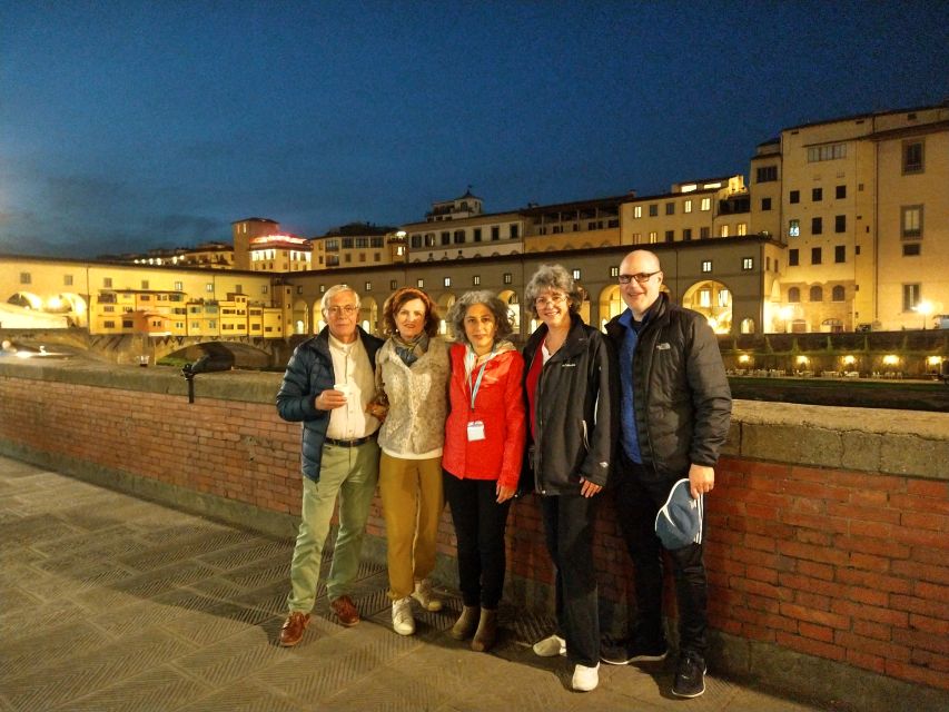 Florence at Night Bike Tour with Wine and Aperitivo Picnic - Santo Spirito and Piazza di Santa Maria Sopr’Arno: evening viewpoints without the squeeze