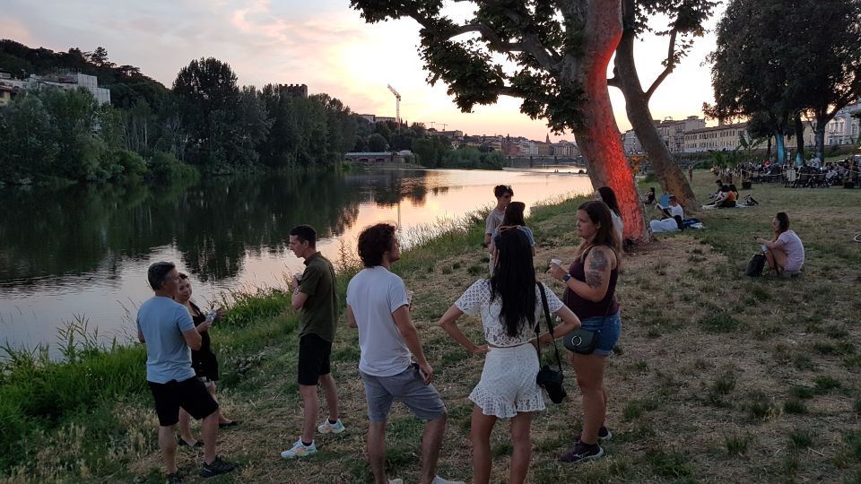 Florence at Night Bike Tour with Wine and Aperitivo Picnic - Piazza Sant’Ambrogio to Santa Croce: the Renaissance vibe after dark