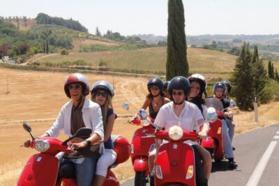 Florence/Badesse: Tuscany Group Vespa Tour with Wine Tasting - Meeting at Villa Costanza and getting scooter-ready without stress