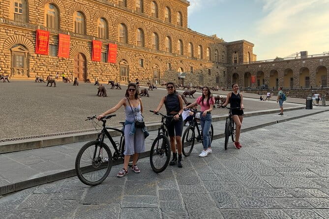 Florence Bike Rental - Riding With a Kryptonite Lock and Optional Helmet