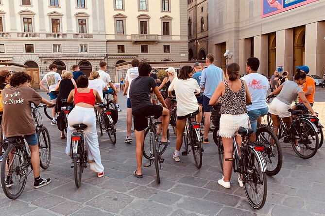 Florence by Bike: A Guided Tour of the City’s Highlights - Piazza Santa Croce and Piazza della Signoria: The City’s Outdoor Rooms