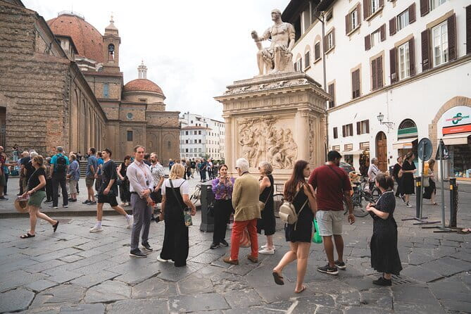 Florence by Foot : Discover the Heart of the Renaissance - Stop 1: Piazza della Repubblica and the walk toward Piazza del Duomo