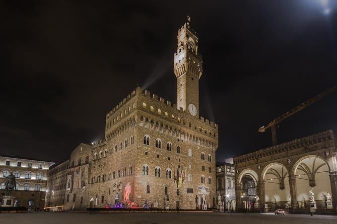 Florence By Night 2-hour Walking Experience - Piazza della Signoria and Palazzo Vecchio: The Medici Political Power Center