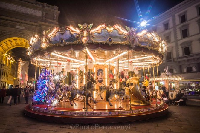 Florence by Night Photo Tour with a Professional Photographer - Stop 4: Piazza della Signoria—big space, controlled framing