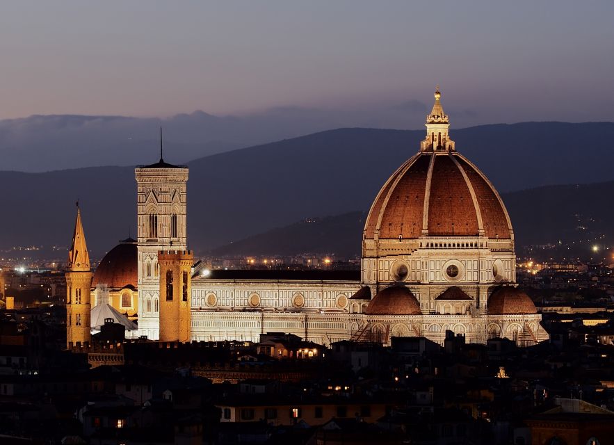 Florence Center Guided Walking Tour, David & Duomo Exterior - Ponte Vecchio and the Medici: the bridge that carried more than feet