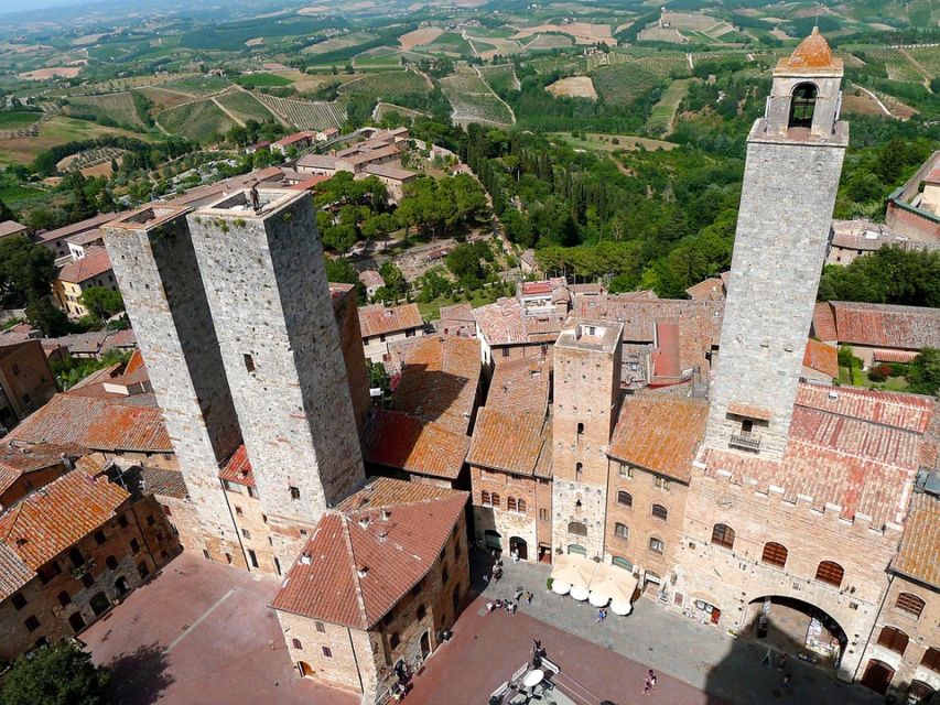 Florence: Chianti Villages, San Gimignano and Winery Tour - San Gimignano: towers, quick shopping, and smart photo timing